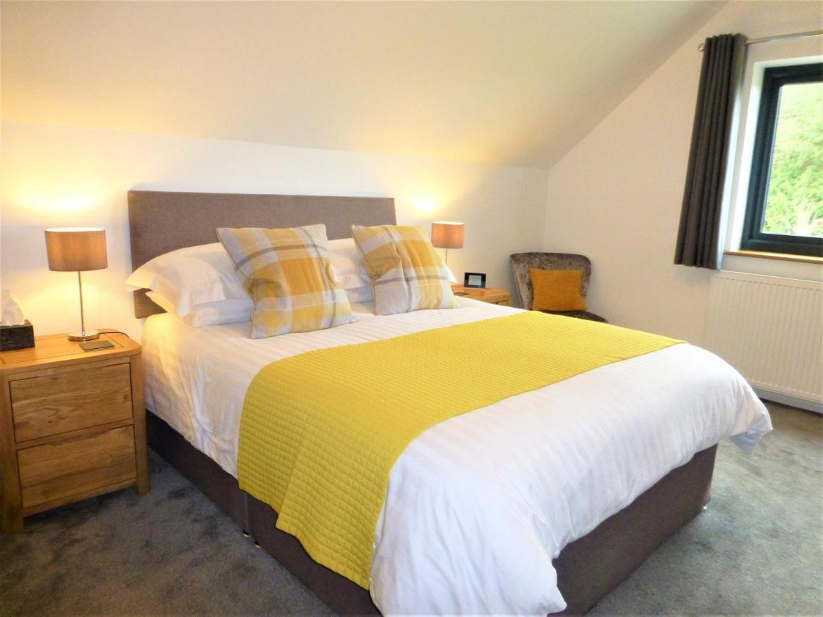 Gerycastell Luxury Holiday Apartment With Stunning Views & Ev Station Point Carmarthen Exterior photo